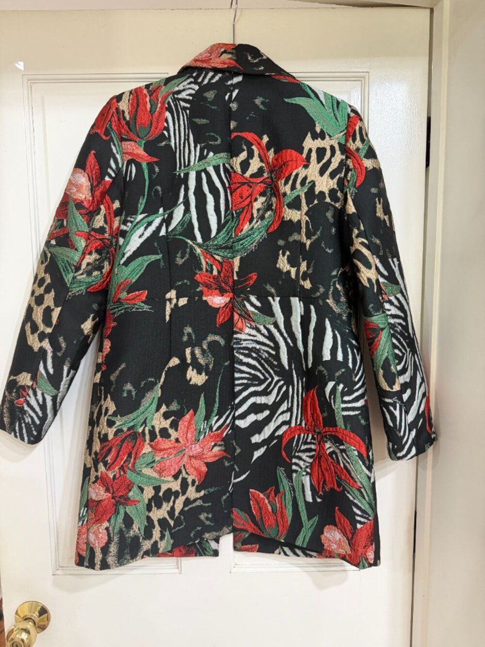 New with Tags Chico's Multi - Color Coat/Jacket sz 1 - Picture 2 of 5